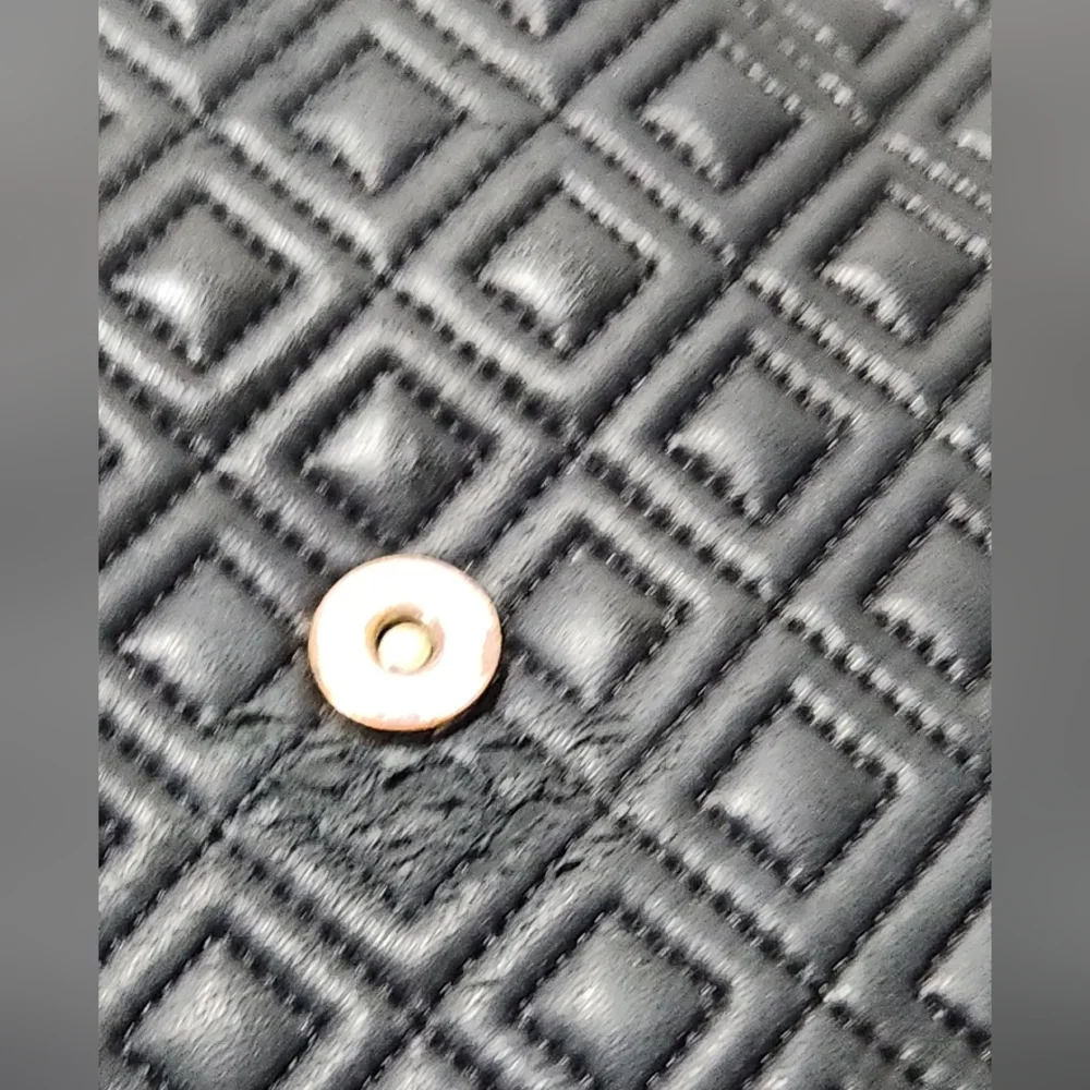 Tory Burch reposhing this